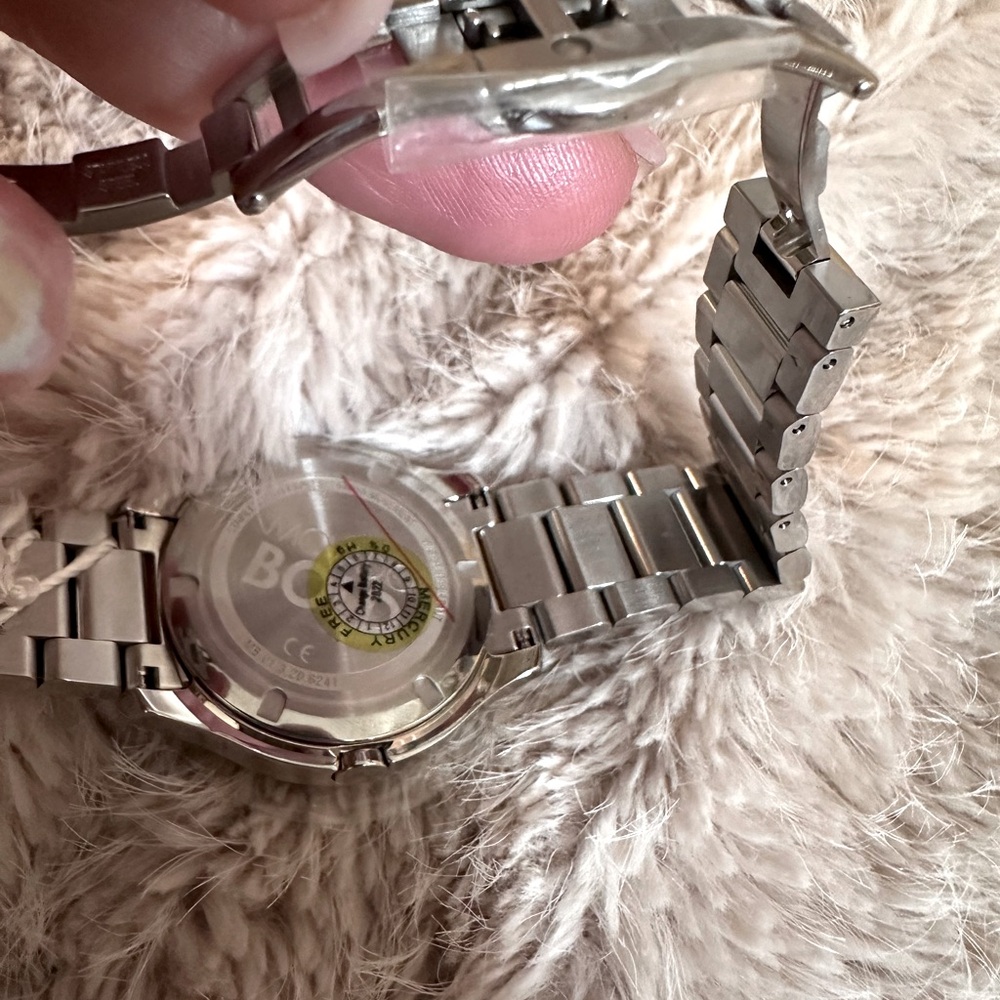 Woman bond movado beautiful for the day or night